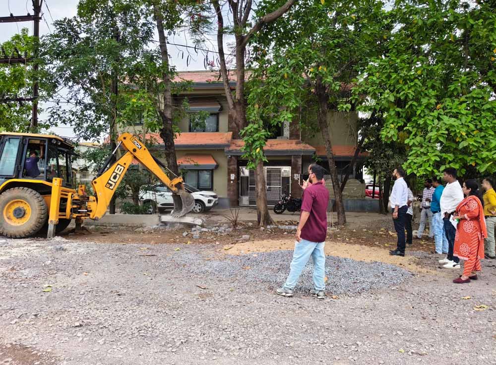 सेजबहार फेस-1 में अवैध निर्माण पर कार्रवाई, मंडल ने हटाया अतिक्रमण