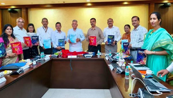 मंत्री परमार का निर्देश: विद्यार्थियों को वैश्विक अवसरों और आधुनिक कौशल के अनुरूप करें तैयार