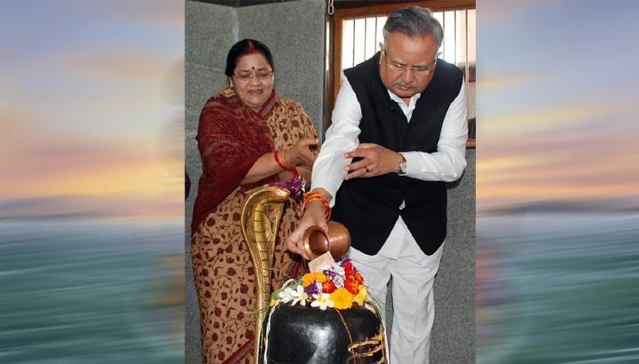 मुख्यमंत्री  विष्णु देव साय ने विधानसभा अध्यक्ष डॉ. रमन सिंह को वैवाहिक वर्षगांठ पर दी बधाई