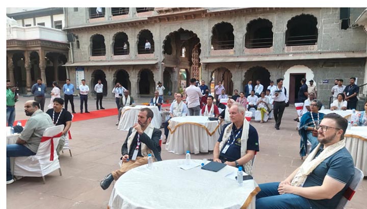 विदेशी प्रतिनिधियों ने देखा इंदौर का ऐतिहासिक वैभव, BRICS सम्मेलन के दौरान होलकर इतिहास से हुए रूबर