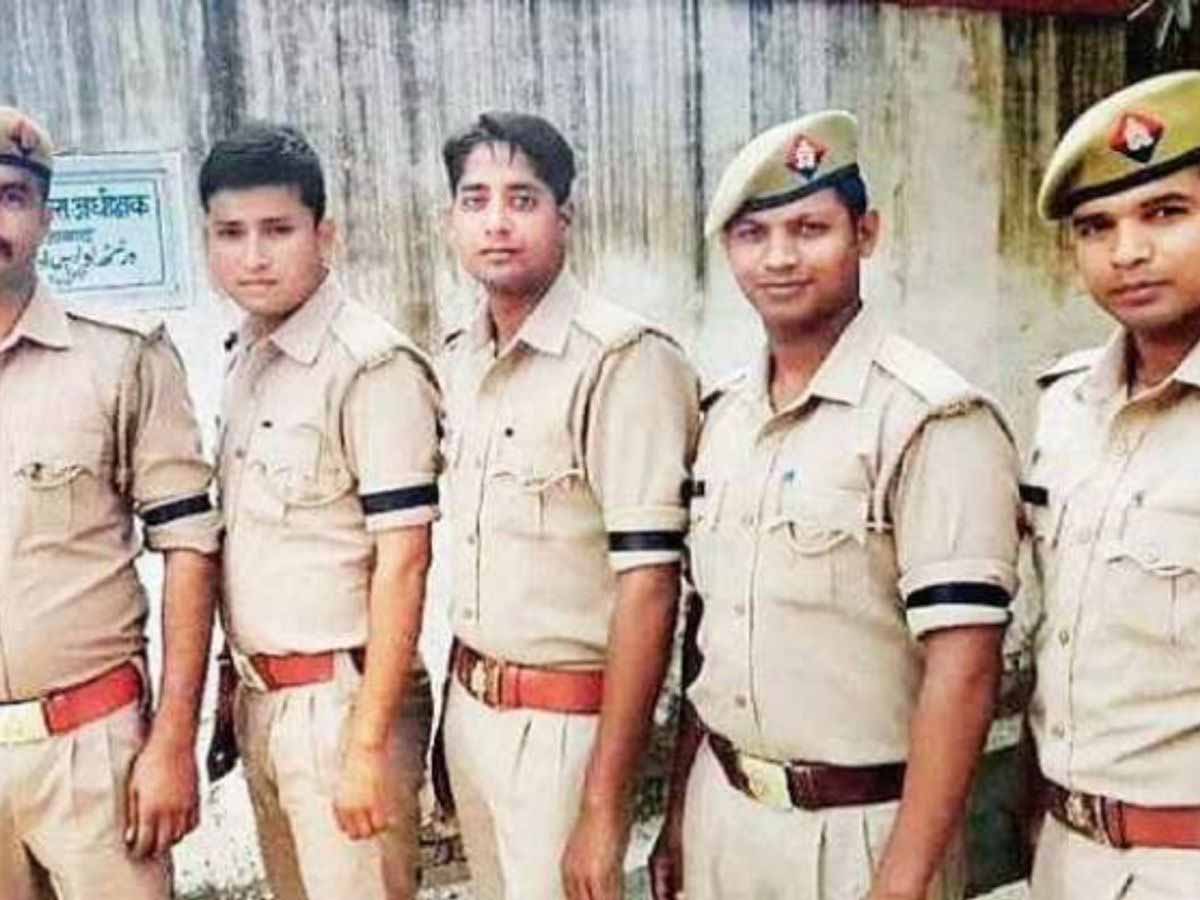 वर्दी में रील बनाकर सोशल मीडिया पर डाली, 6 पुलिसकर्मियों पर गिरी गाज