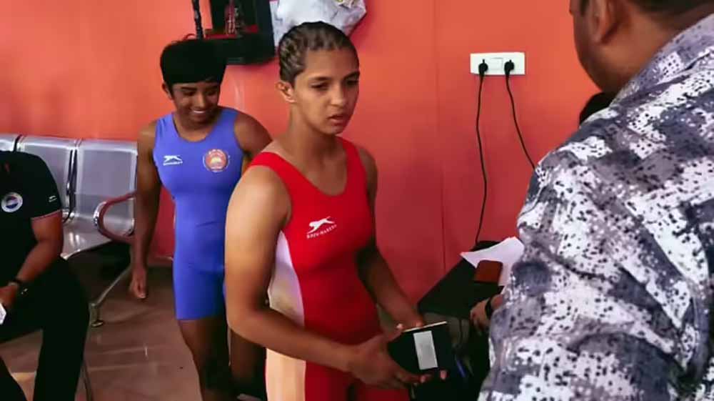 बाल काटकर पहलवान रोहिणी ने रचा इतिहास, ट्रायल में हासिल की जीत