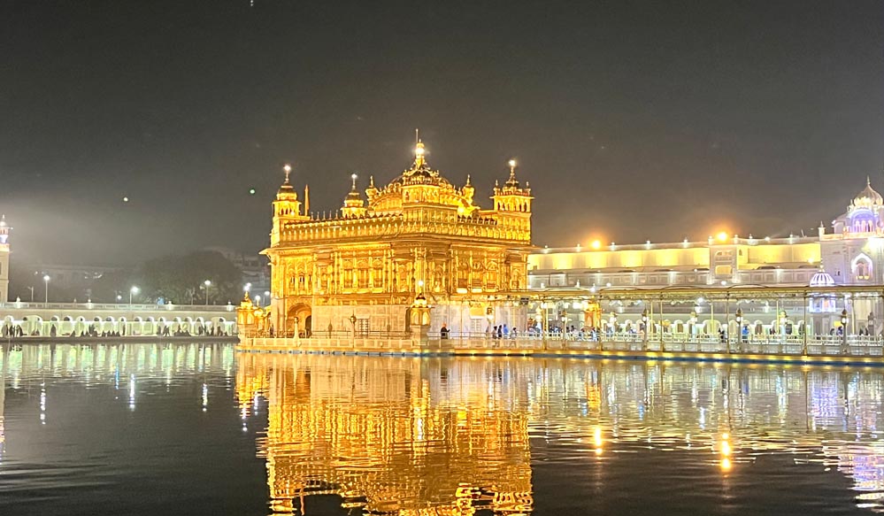 श्री हरमंदिर साहिब परिसर में हंगामा, युवक की हरकत से मचा बवाल; SGPC अध्यक्ष ने दिए जांच के आदेश