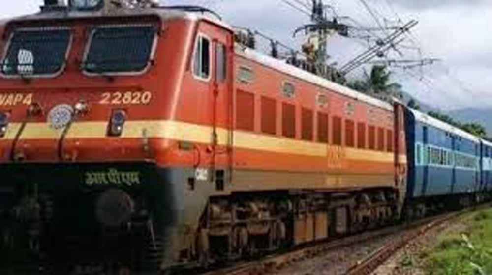 रेलवे दोहरीकरण कार्य का असर: कई प्रमुख ट्रेनें डायवर्ट, सुवंसा स्टेशन पर बढ़ाया गया इंटरसिटी का ठहर