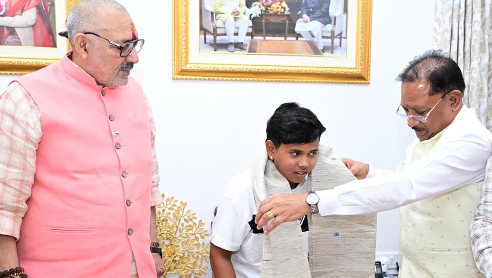 श्रीलंका दौरे के लिए भारतीय अंडर-19 महिला टीम की उपकप्तान बनीं महक नरवासे, CM विष्णु देव साय ने किय