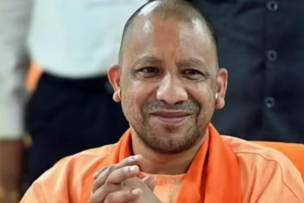 सीएम योगी बोले- बाबा विश्वनाथ और मां गंगा ने पीएम मोदी को दिया गरीबों का दर्द दूर करने का सामर्थ्य