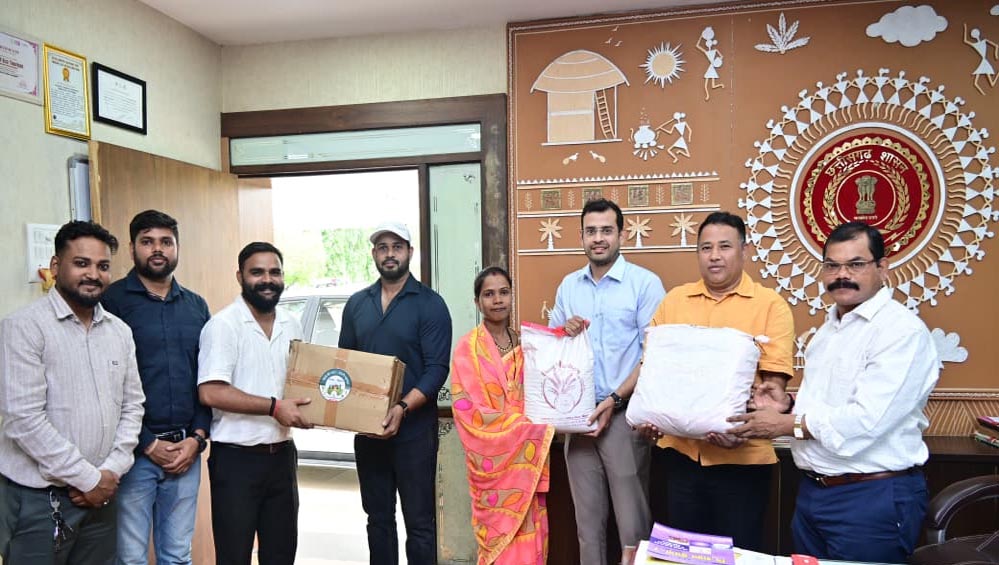 मुख्यमंत्री की सराहना से बढ़ी विष्णु भोग चावल की मांग, रायपुर से पहुंचे ग्राहक ने खरीदा 50 किलो चाव