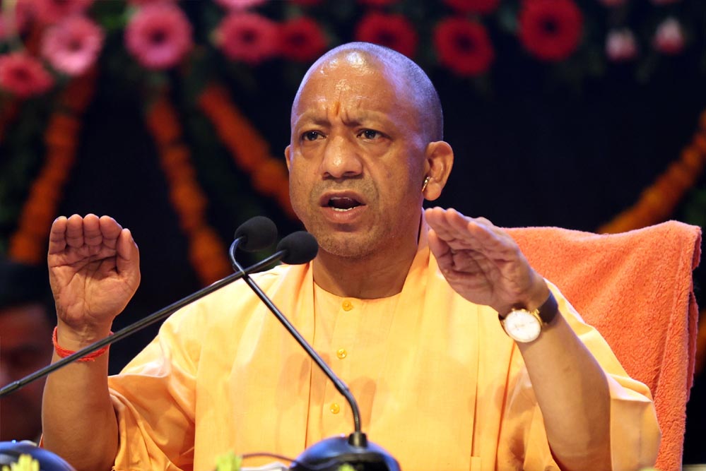 CM  का बड़ा ऐलान: हर शहर और गांव को ग्रीन मोबिलिटी इलेक्ट्रिक सेवा से जोड़ेंगे