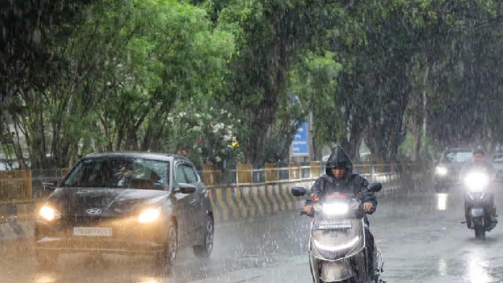 गर्मी से मिलेगी राहत! 12 राज्यों में झमाझम बारिश के आसार, धूलभरी आंधी की चेतावनी जारी