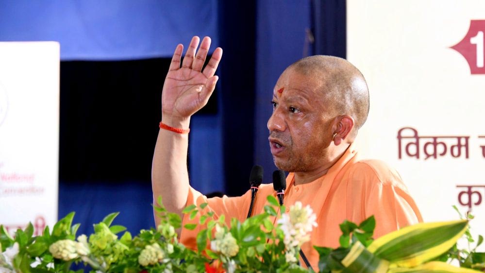 मुख्यमंत्री योगी आदित्यनाथ ने गोरखपुर में किया 926 करोड़ की 226 परियोजनाओं का लोकार्पण और शिलान्यास