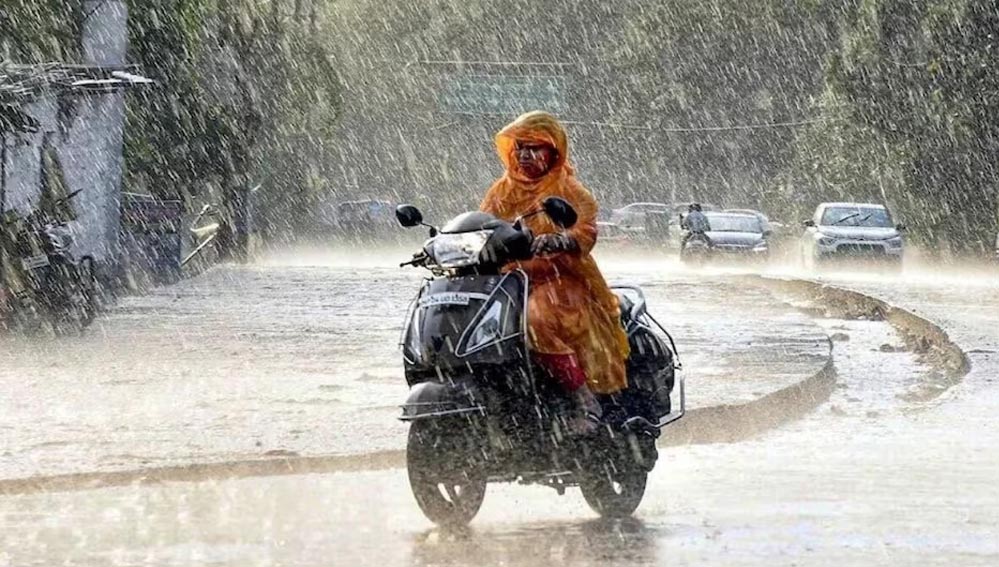 देशभर में बदलेगा मौसम का मिजाज, 17 राज्यों में बारिश और तूफान का खतरा; आगे बढ़ा मॉनसून