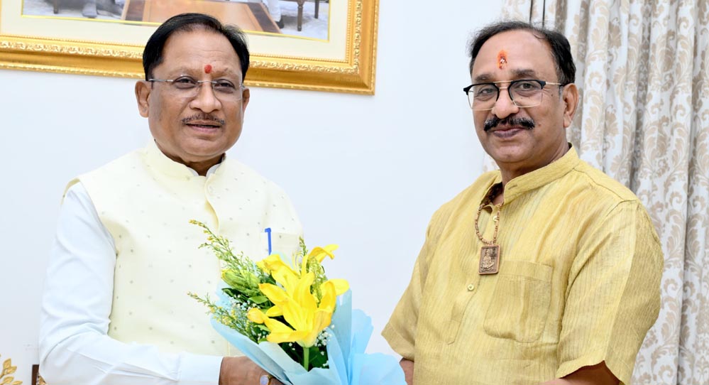 छत्तीसगढ़ योग आयोग के नवनियुक्त अध्यक्ष संजय अग्रवाल ने मुख्यमंत्री से की शिष्टाचार भेंट