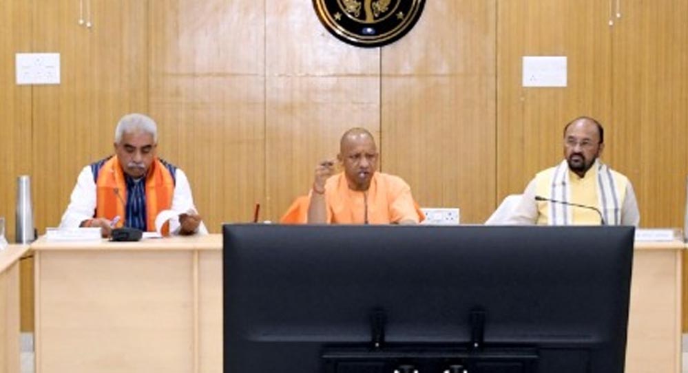 मुख्यमंत्री योगी आदित्यनाथ ने कानपुर मंडल में की लोकनिर्माण विभाग की समीक्षा