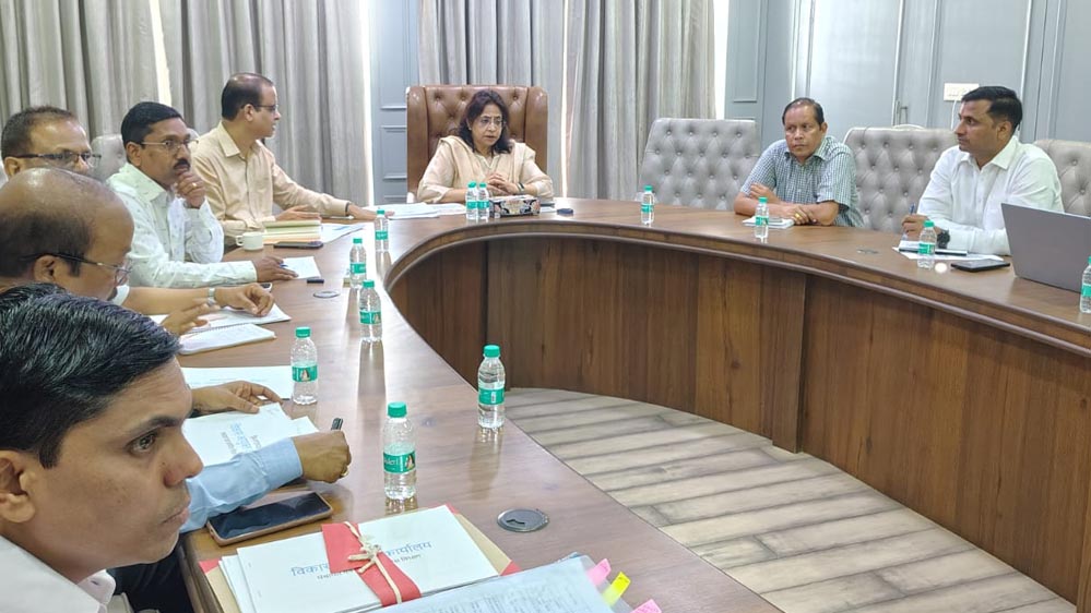 अपर मुख्य सचिव ऋचा शर्मा ने पंचायत एवं ग्रामीण विकास विभाग की प्रगति कार्यों की ली समीक्षा