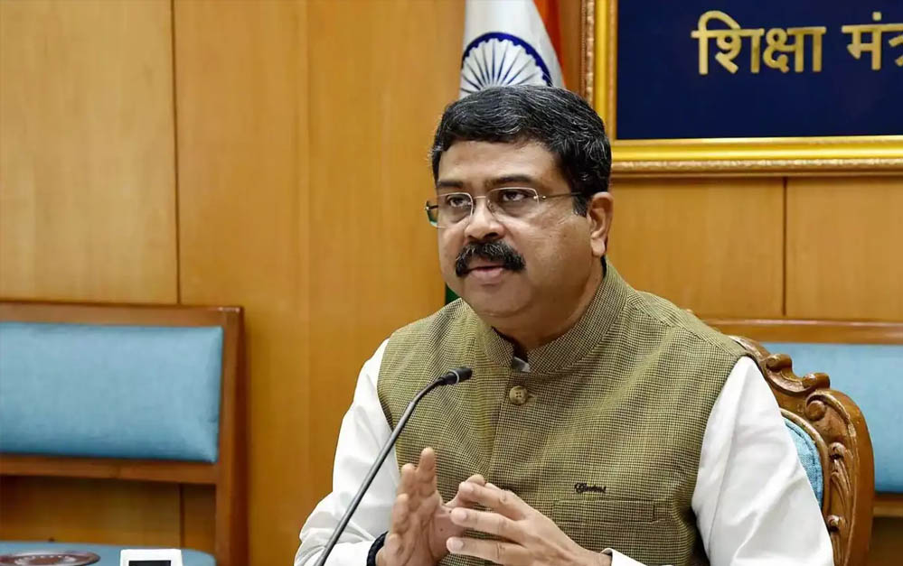 'जिन्हें पेपर बनाना था, वही लीक कराने वालों से जा मिले', NEET घोटाले पर शिक्षा मंत्री का तीखा हमला