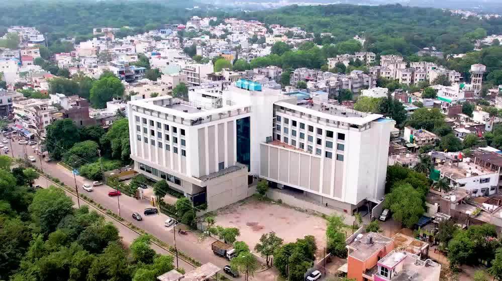 4 साल बाद मिला इंसाफ, महंगी पानी की बोतल बेचने पर होटल रेडिसन पर उपभोक्ता फोरम सख्त