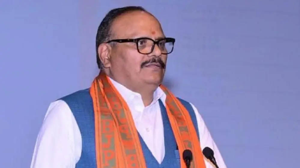 UP Politics: ब्रजेश पाठक ने सपा-कांग्रेस से पूछा 'बाबरी मस्जिद चंदे का हिसाब', सियासत गरमाई