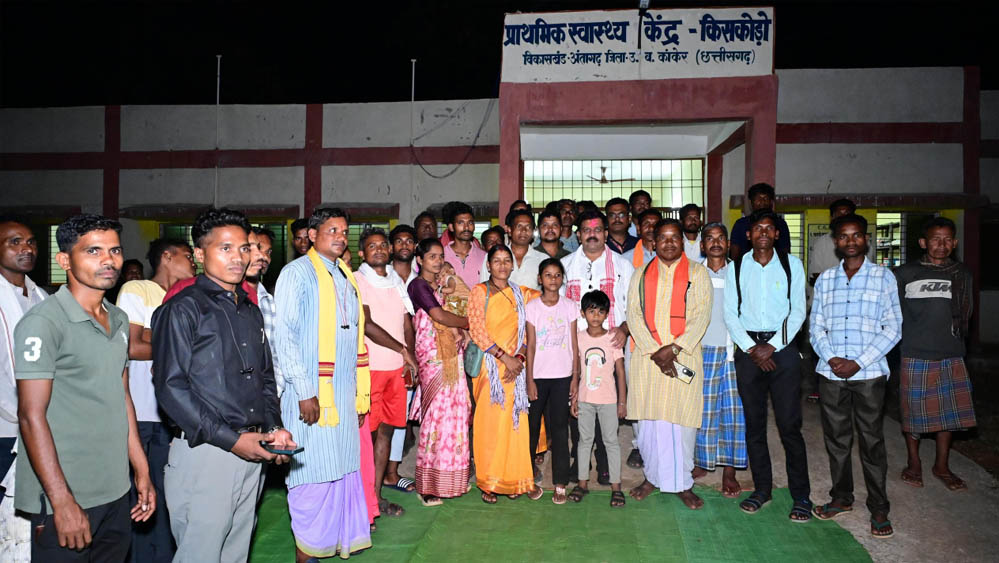 जहां कभी लगती थी नक्सलियों की चौपाल, वहीं उपमुख्यमंत्री विजय शर्मा ने लगाई जनचौपाल