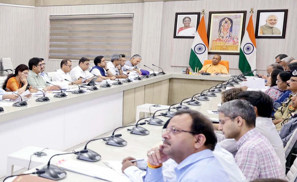 ईवी चार्जिंग स्टेशन स्थापना में तेजी लाएं, निजी क्षेत्र के निवेश को दें प्रोत्साहन : मुख्यमंत्री