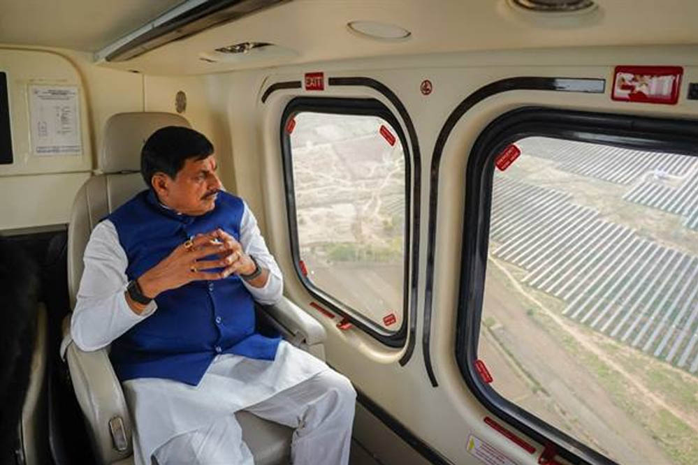 CM डॉ. मोहन यादव ने नीमच सोलर पार्क और ग्रीनको परियोजना का किया एरियल सर्वे, प्रगति का लिया जायजा