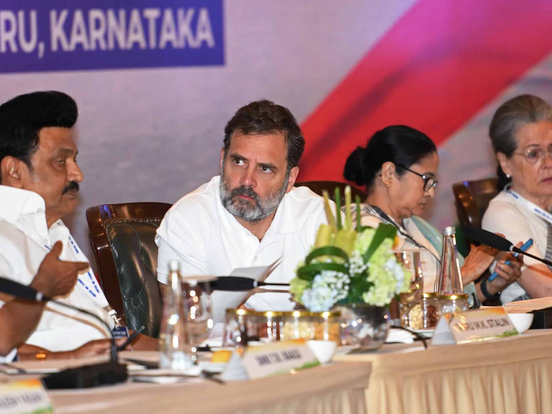 कांग्रेस पर CPI(M) का हमला, विपक्षी गठबंधन में बढ़ा तनाव