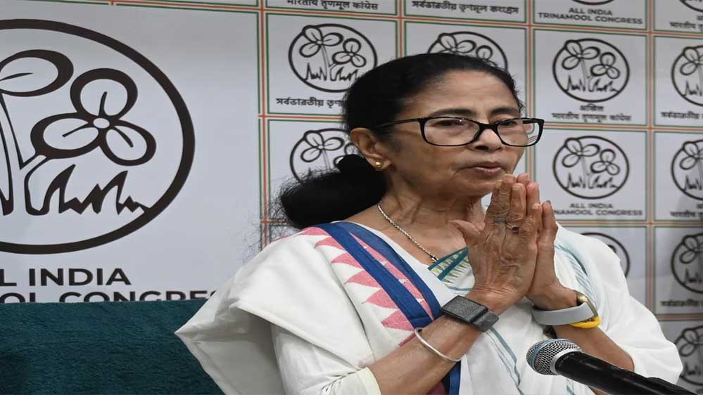 Mamata Banerjee के लिए बढ़ी मुश्किलें? 60 विधायक आज स्पीकर को सौंप सकते हैं आवेदन
