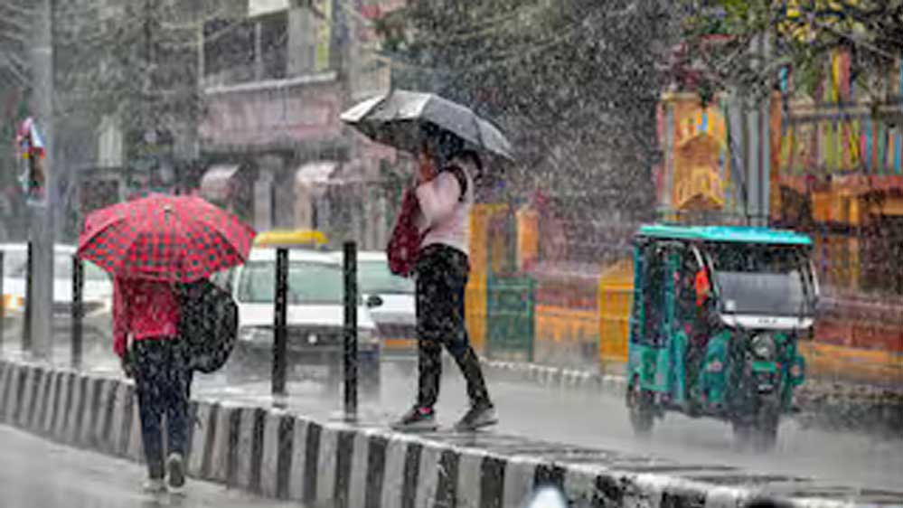 Mumbai Weather Alert: तेज आंधी और भारी बारिश की चेतावनी, मॉनसून को लेकर आई बड़ी खबर