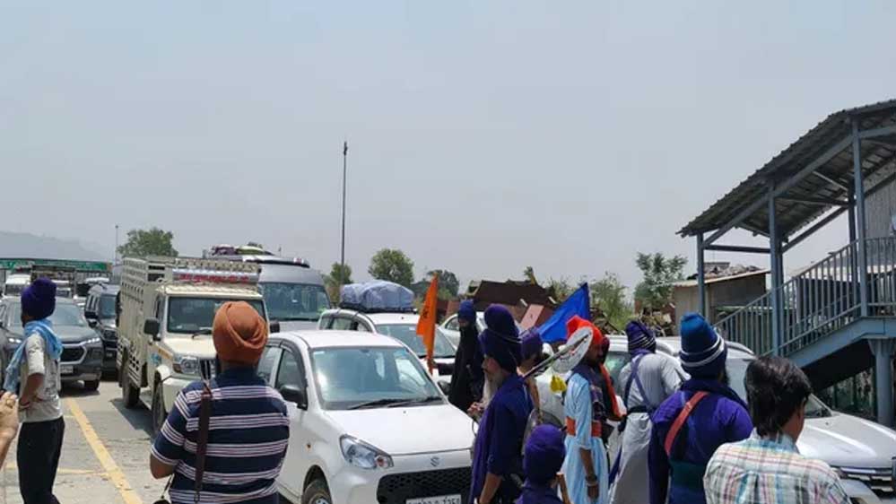 Himachal Entry Tax के विरोध में निहंगों का बड़ा कदम, कुल्लू-मनाली हाईवे जाम की चेतावनी