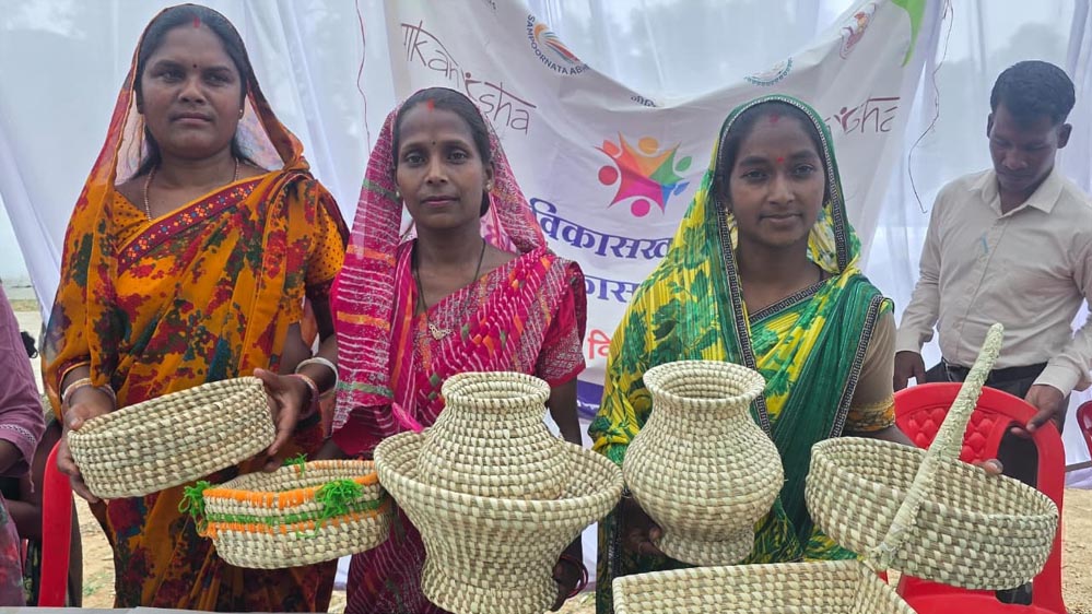 इको-फ्रेंडली उत्पादों के निर्माण से बढ़ी आय, ग्रामीण महिलाओं को मिला स्वरोजगार का नया अवसर