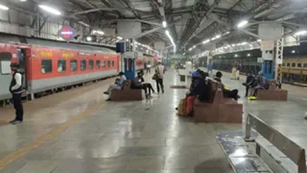 प्लेटफॉर्म 1 से 7 तक आसान सफर, मोबाइल से घर बैठे होगी कार बुकिंग सुविधा