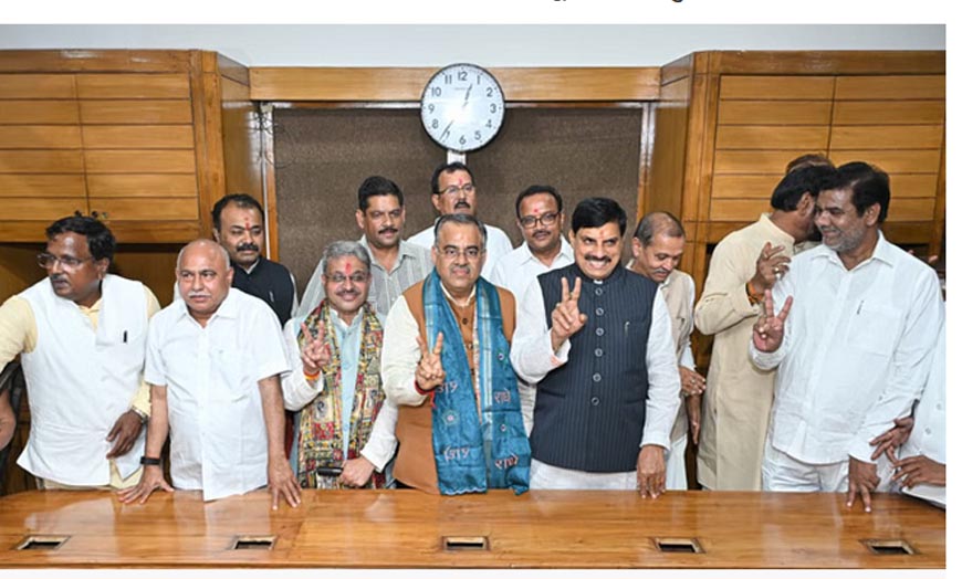 राज्यसभा चुनाव में BJP का शक्ति प्रदर्शन, तरुण चुघ-रजनीश अग्रवाल ने दाखिल किए नामांकन पत्र