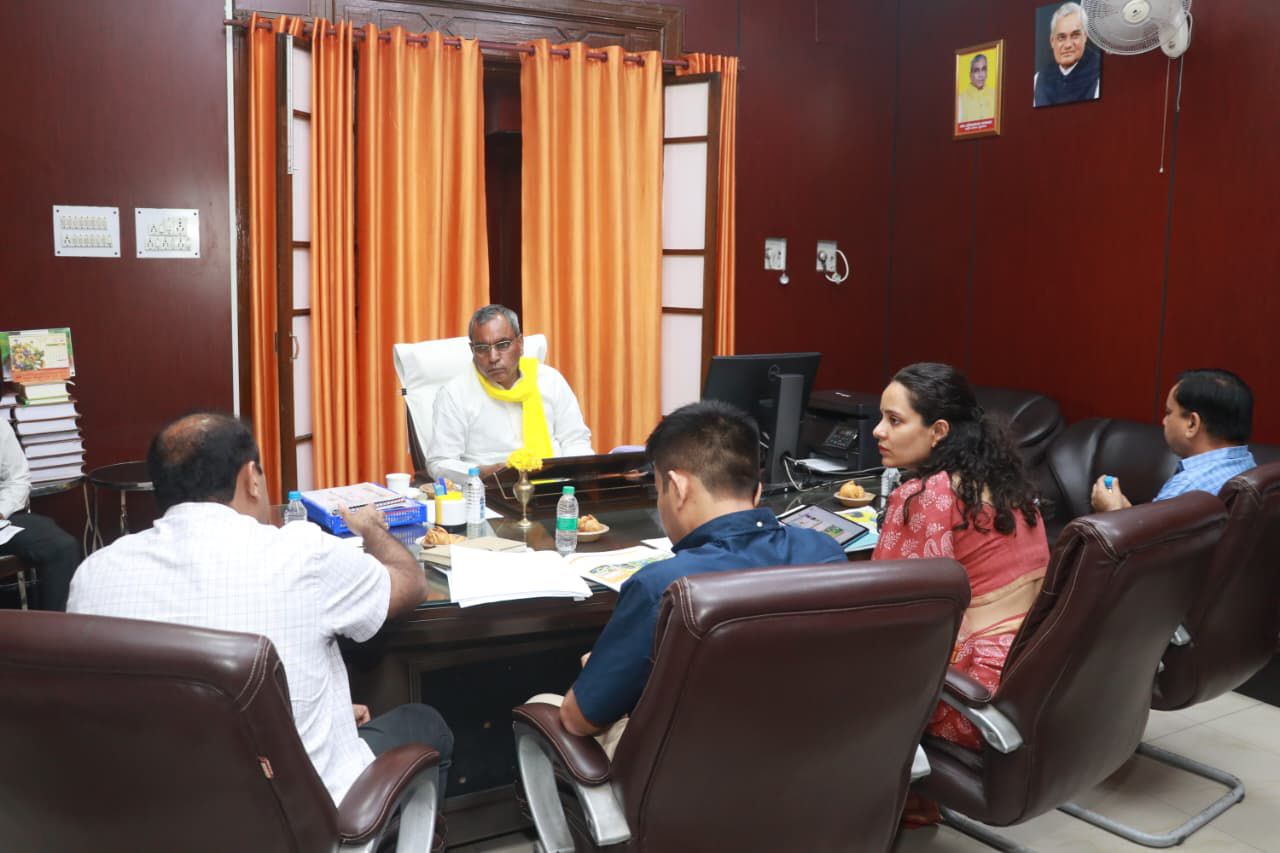 ग्राम पंचायतों में डिजिटल लाइब्रेरी और सुरक्षित पेयजल व्यवस्था को मिलेगी नई गति-ओम प्रकाश राजभर