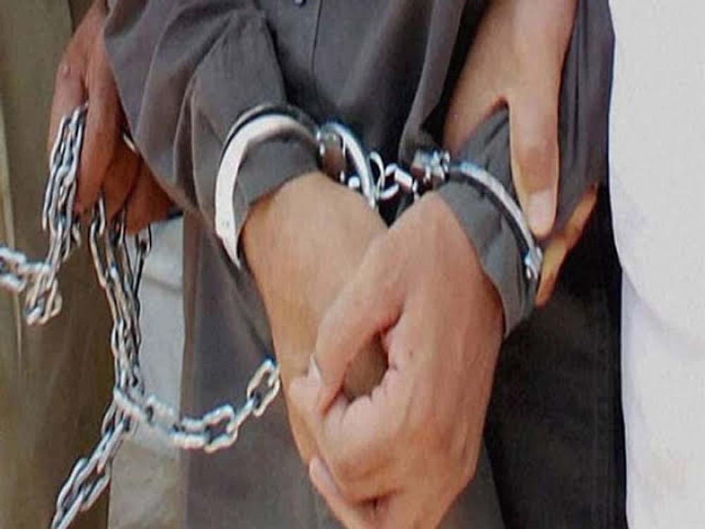 गोयल स्वीट्स गोलीकांड के मुख्य आरोपी से घटनास्थल पर ले जाकर सीआइए ने कराई निशानदेही