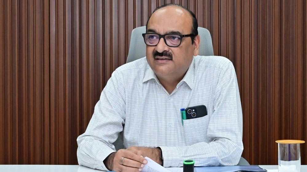 मुख्य सचिव ने की योजनाओं की प्रगति की समीक्षा, समयबद्ध क्रियान्वयन पर दिया जोर