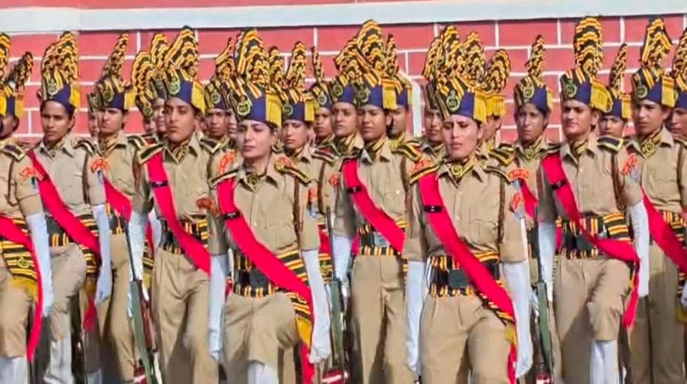 इंदौर PTC ग्राउंड पर 988 नए आरक्षकों की पासिंग आउट परेड, महिला जवानों ने जीता दिल