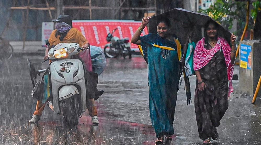 अगले 48 घंटे बेहद अहम! IMD की चेतावनी, कई राज्यों में मूसलाधार बारिश और मौसम का बड़ा बदलाव