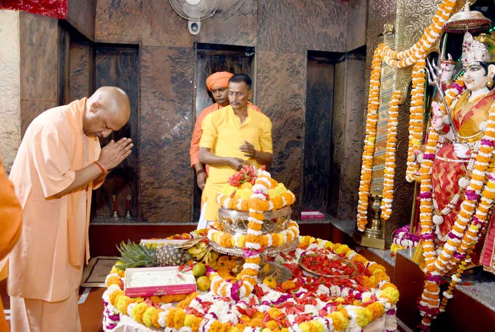 मुख्यमंत्री ने किए मां पाटेश्वरी के दर्शन