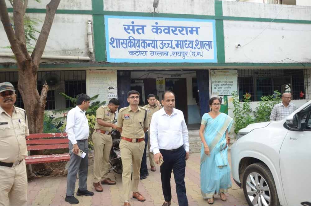 परीक्षार्थियों को नहीं होगी कोई परेशानी, NEET UG री-एग्जाम से पहले कलेक्टर ने परखी व्यवस्थाएं