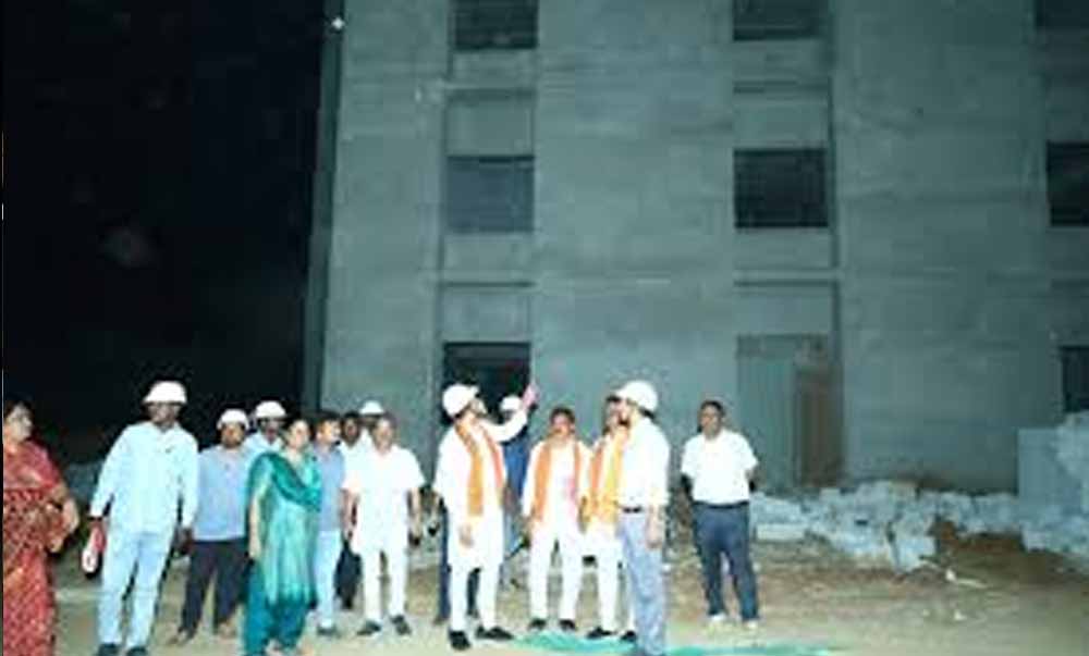 मेडिकल कॉलेज निर्माण कार्य का स्वास्थ्य मंत्री जायसवाल ने लिया जायजा, अधिकारियों को गुणवत्ता पर बरत