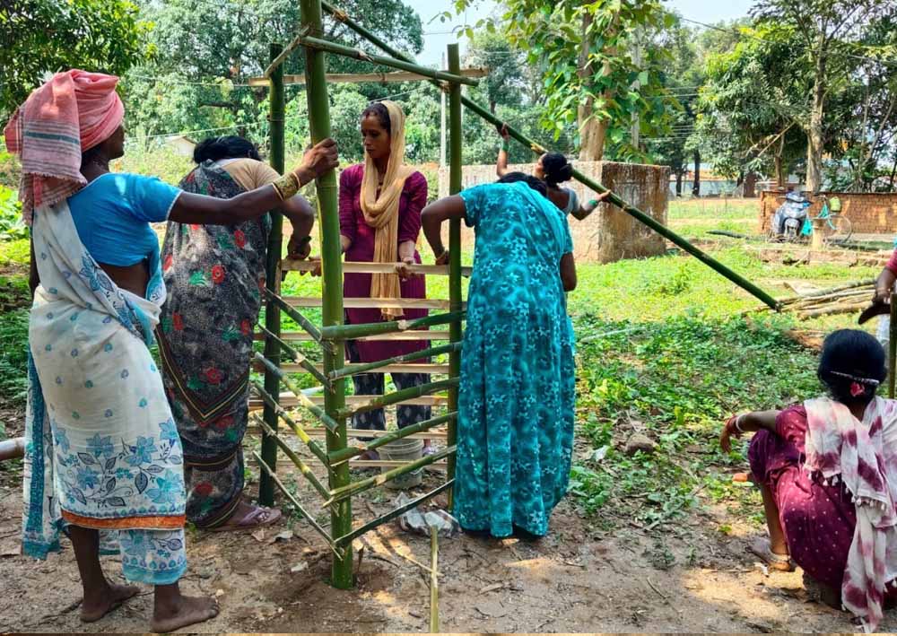 सुकमा की 53 महिलाओं को मिला विशेष प्रशिक्षण, बढ़ेगी आय और मजबूत होगा पर्यावरण संरक्षण