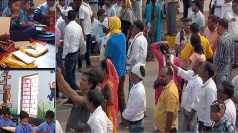 तकनीकी दिक्कत बनी छात्रों की परेशानी, स्कैनिंग समस्या के कारण किताबों का वितरण प्रभावित