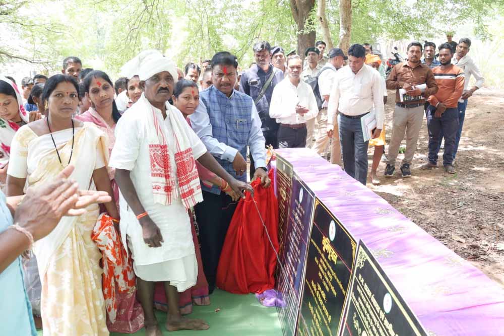 वनमंत्री केदार कश्यप ने मर्दापाल में विकास कार्यों का किया लोकार्पण