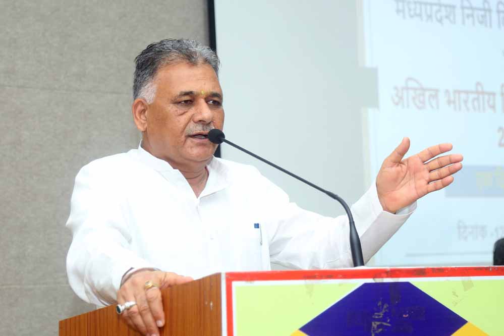 डिजिटल दौर में भी किताबों का महत्व कायम: मंत्री परमार बोले- प्रामाणिक ज्ञान के लिए पुस्तकें सदैव जर