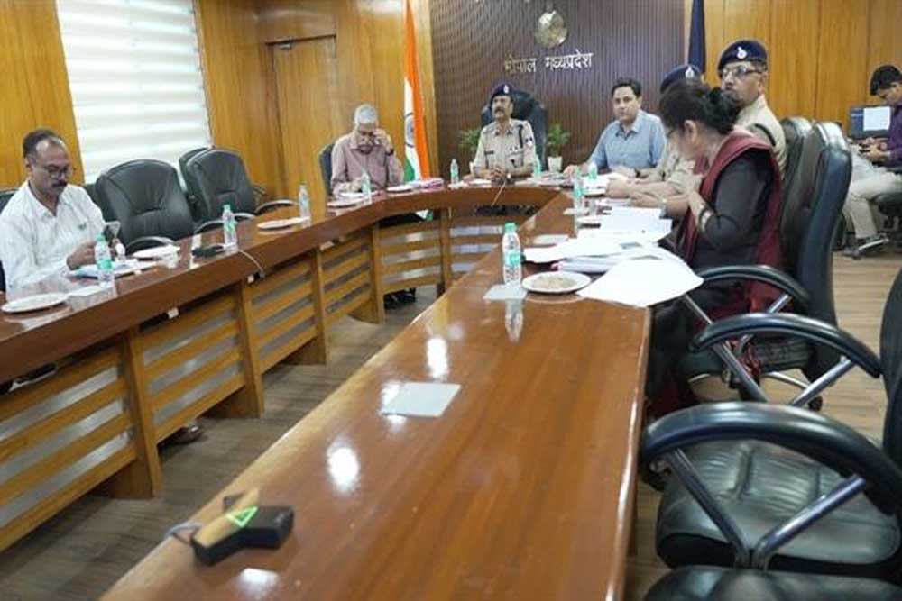 कानून-व्यवस्था बनाए रखने के लिए अधिकारियों को सतर्कता और समन्वय के निर्देश