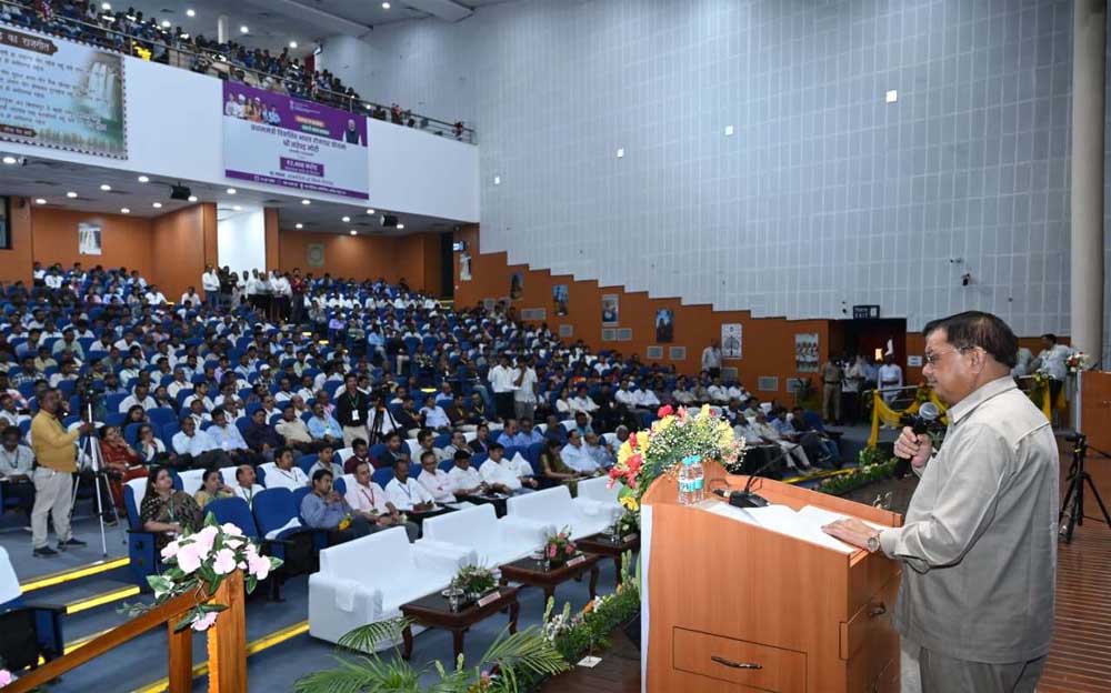 विकसित भारत रोजगार योजना के तहत 2,400 करोड़ रुपये की प्रोत्साहन राशि वितरित, युवाओं और नियोक्ताओं को