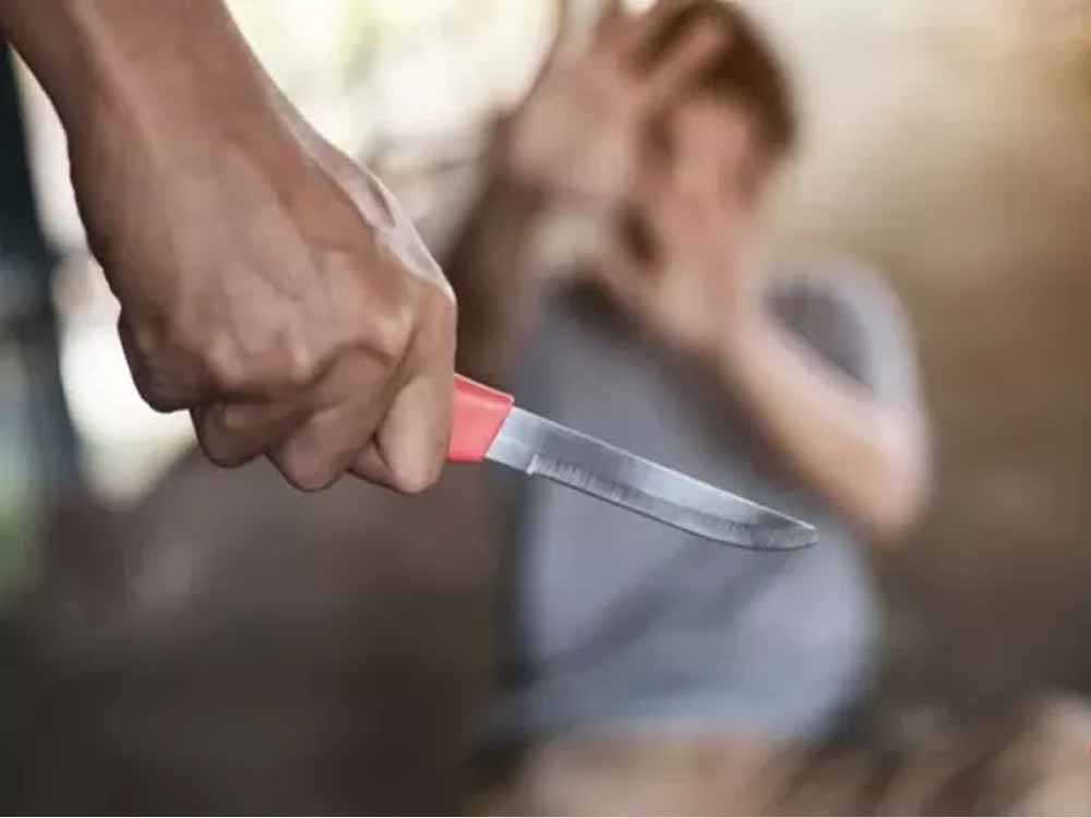 ट्रेन से उतरते समय हुआ झगड़ा, उज्जैन में युवक को चाकू मारे; नाजुक हालत में अस्पताल में भर्ती