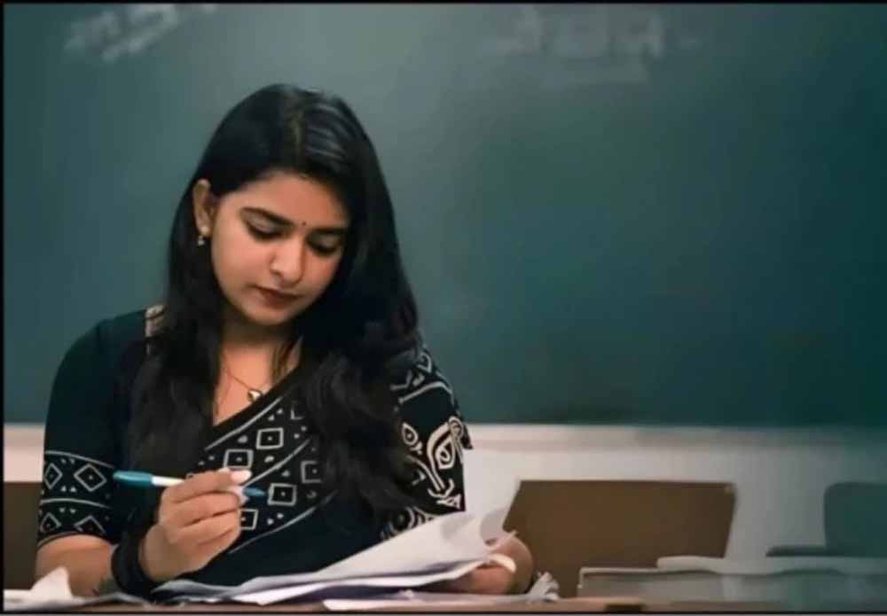 स्वैच्छिक ट्रांसफर में शिक्षकों की बढ़ी मुश्किलें, ई-अटेंडेंस के चलते रिक्त पद भी दिखे ‘रिजर्व’