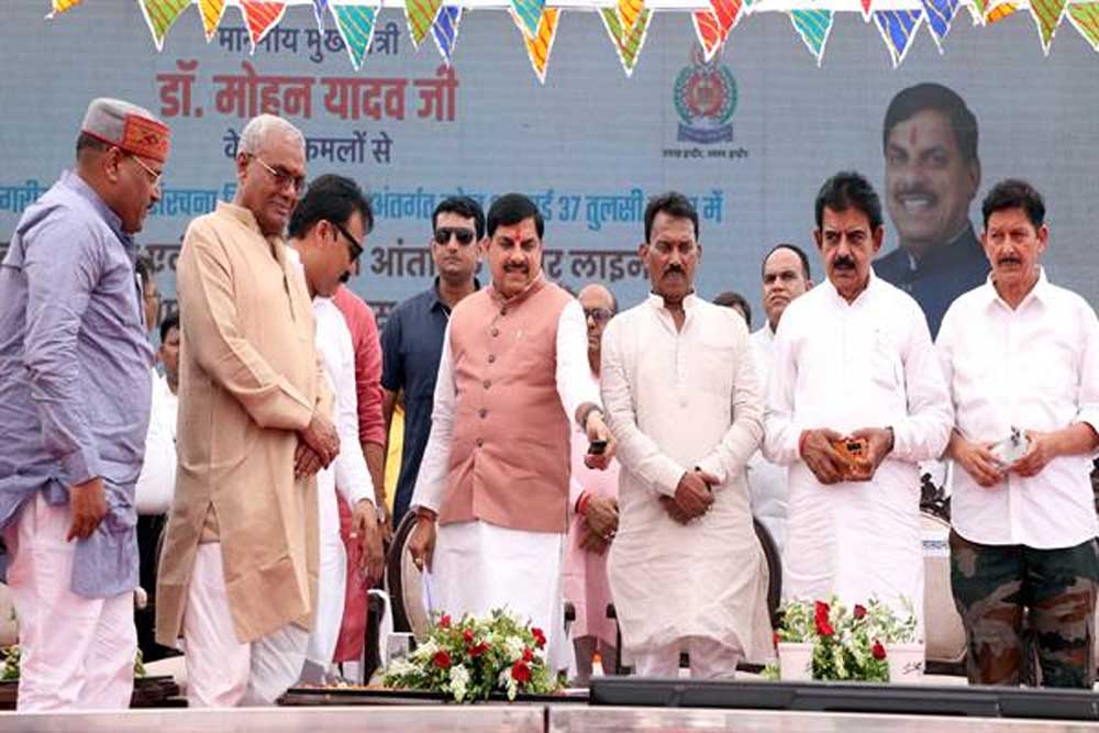 मुख्यमंत्री डॉ. यादव ने इंदौर में किया सड़क निर्माण कार्य का किया भूमि-पूजन