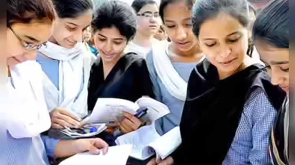छात्रों के लिए नया नियम: अब 8वीं-12वीं के रिजल्ट में होगी पूरे साल के प्रदर्शन की गणना
