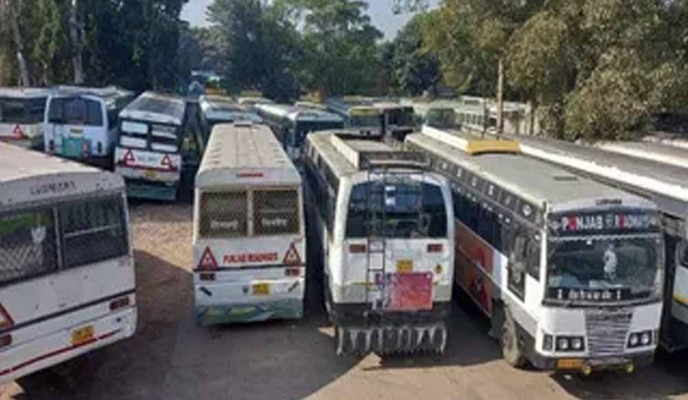 पासिंग फीस और अवैध वाहनों पर सरकार सख्त, मंत्री चीमा ने समाधान का दिया भरोसा